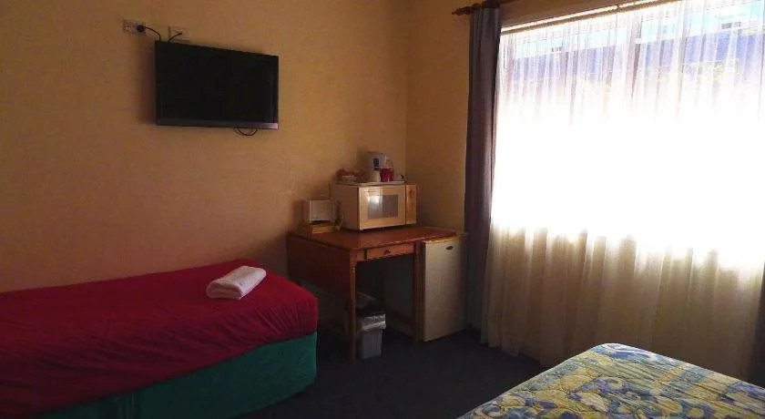 Watersedge Motel