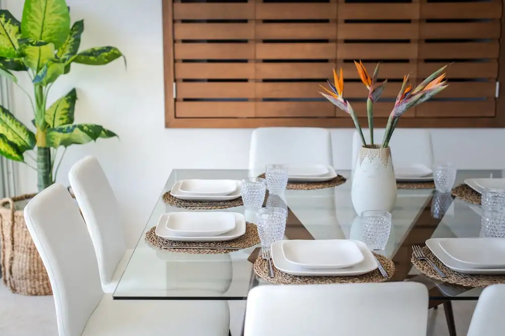 ARENA Stunning 2 BDR Beachfront- Designer Vibes