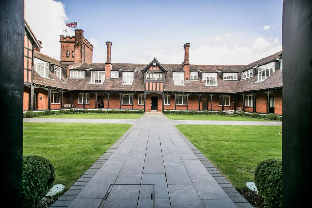 The Pillar Hotel