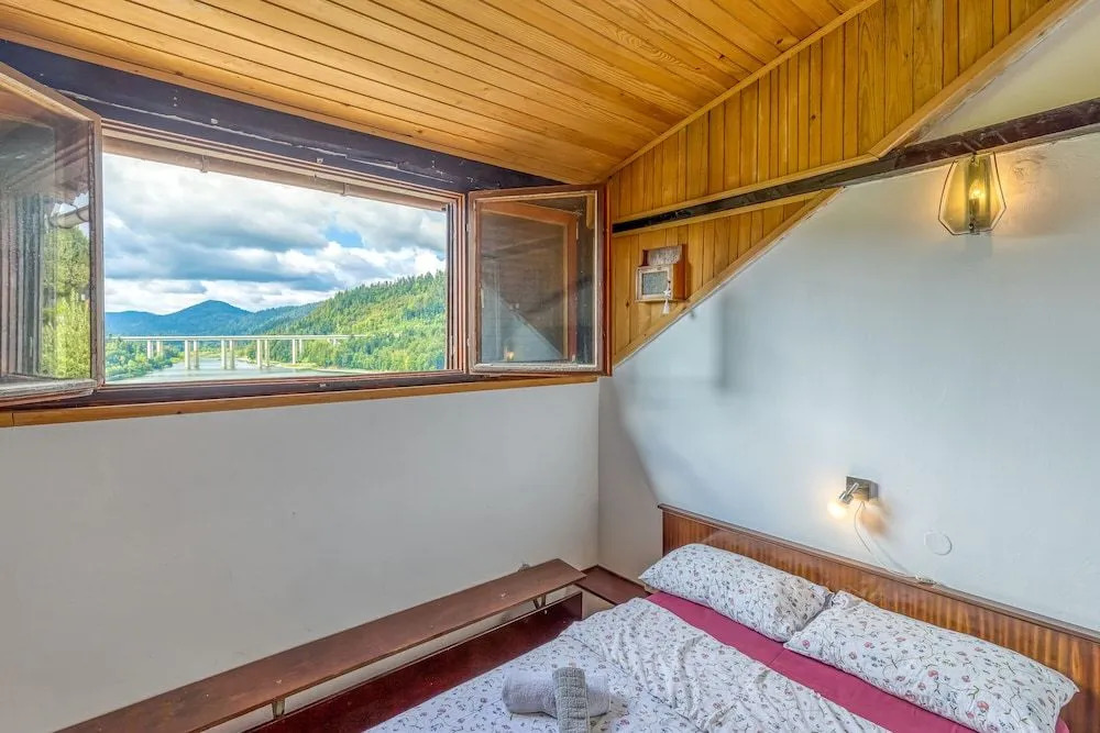 Lake House Felice