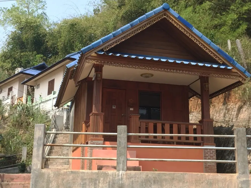Khamsuk Resort