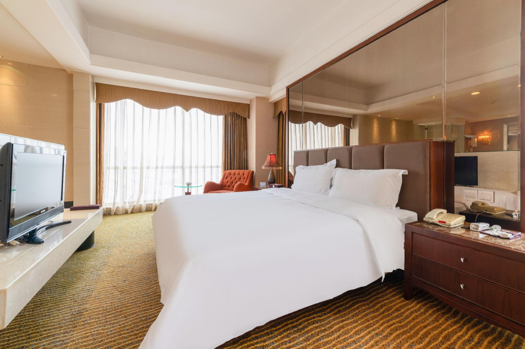 The Clipper Hotel