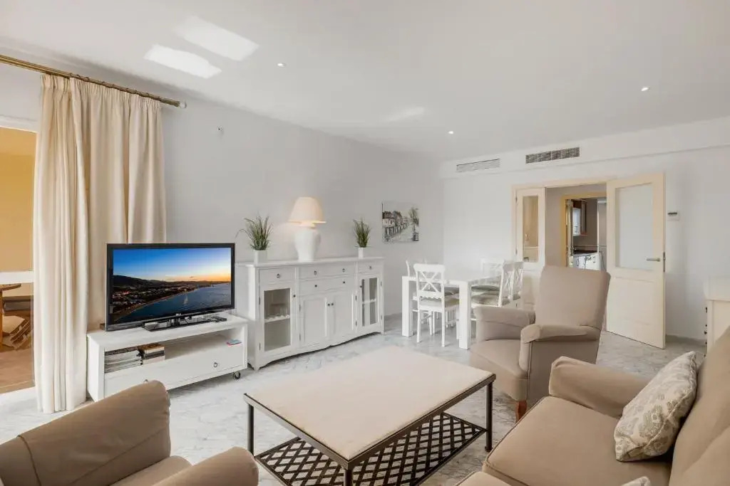 Spacious 3 bedrooms apartment at LAS BRISAS