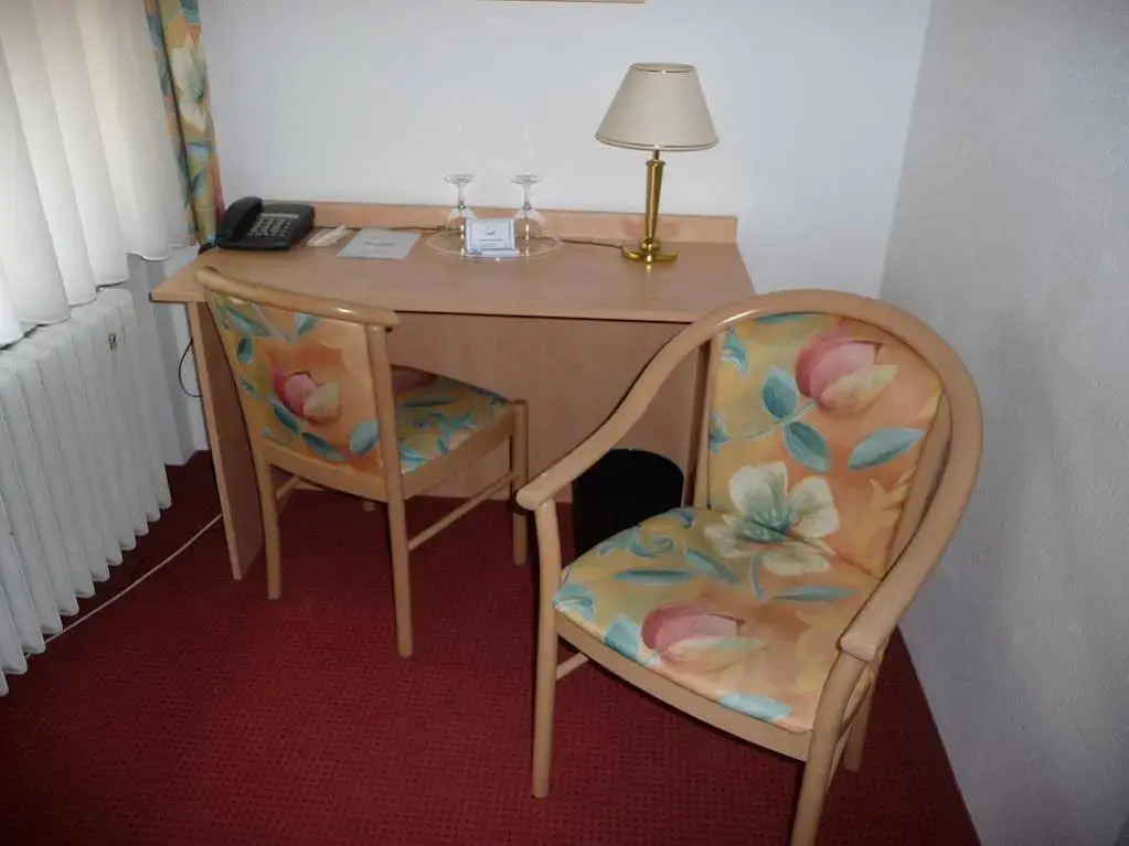 A - City HOTEL Schiff