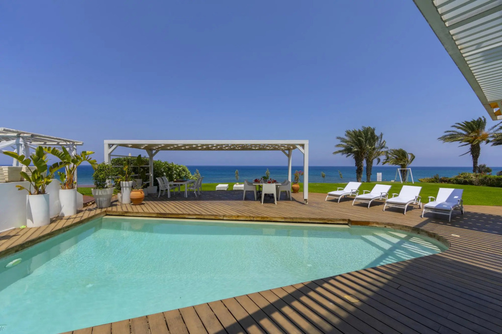 Beachfront Dream Villa