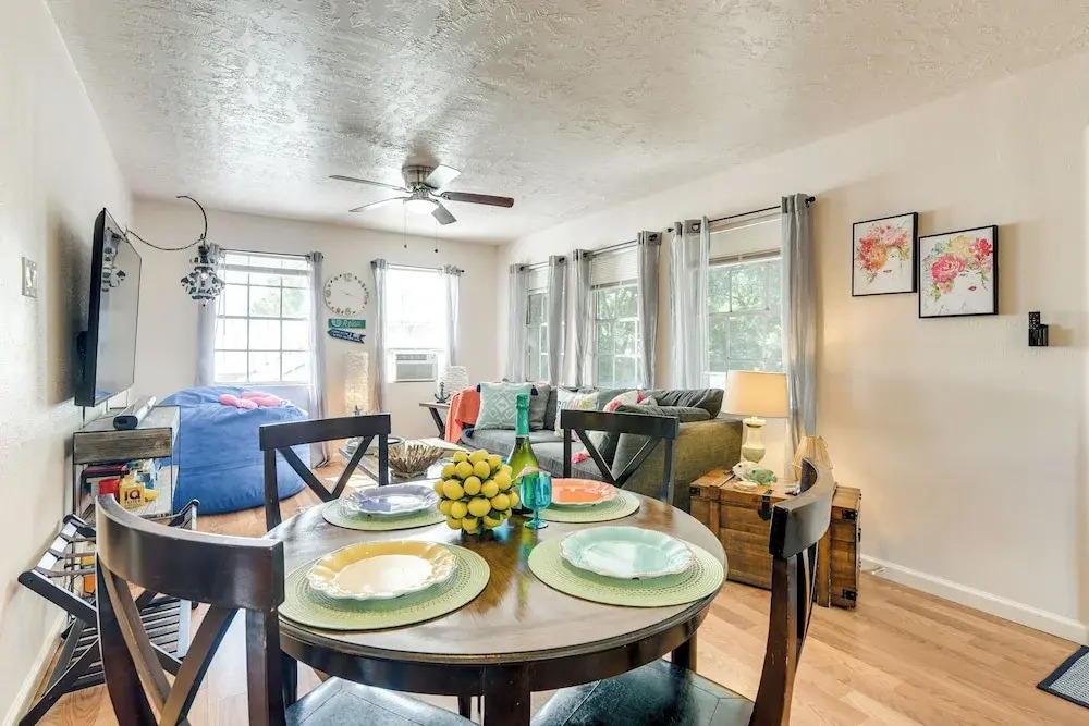 3 Mi to Boardwalk: Bacliff Apartment w/ Hot Tub