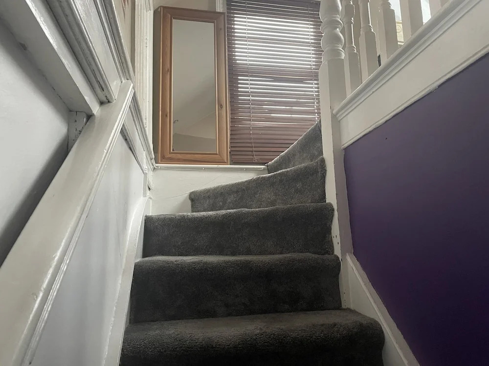 Entire Artistic Open-plan Top Floor Apartment