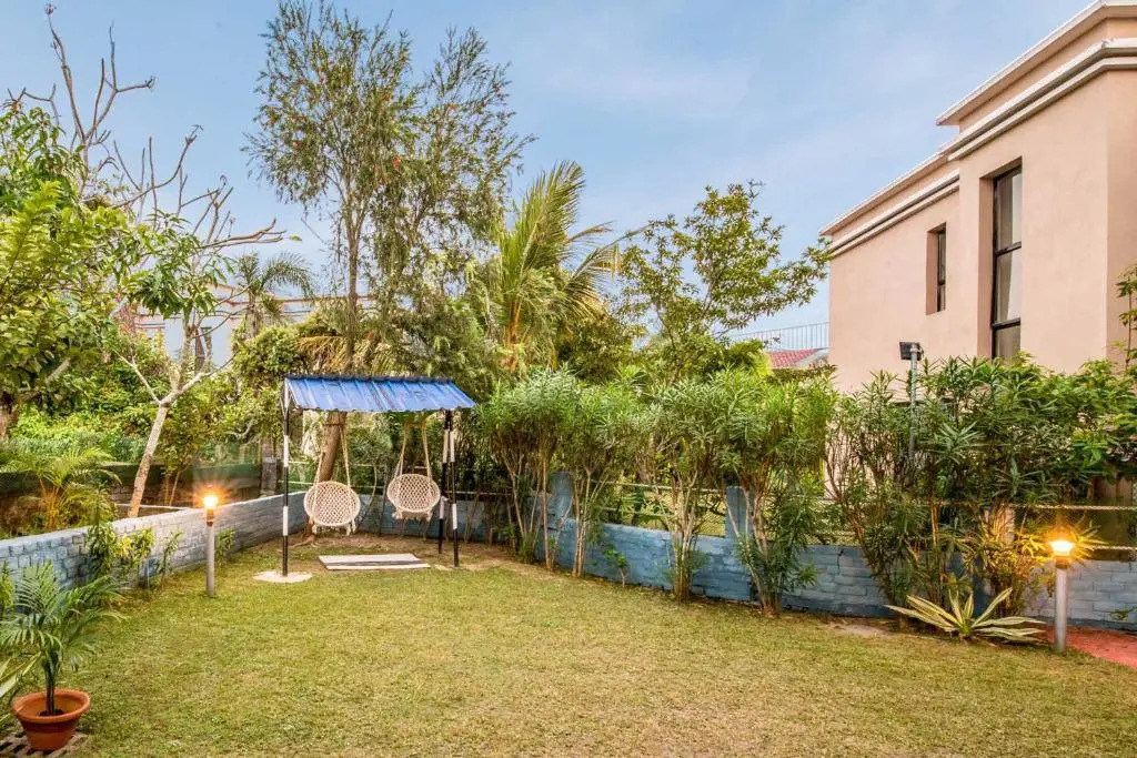 Taruchaya by StayVista with Lawn, Gazebo at Raichak - Kolkata