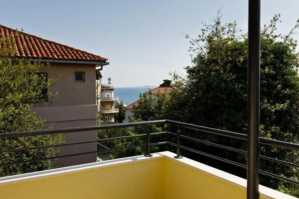 Luxury beach apartment private parking