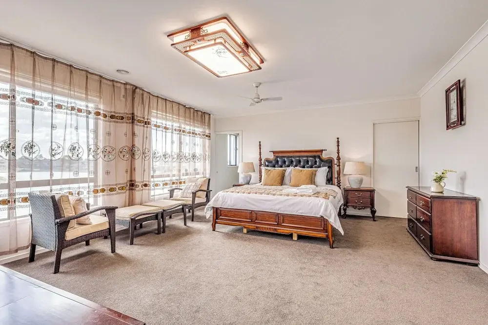 StayAU 5BR Lakefront Escape Point Cook