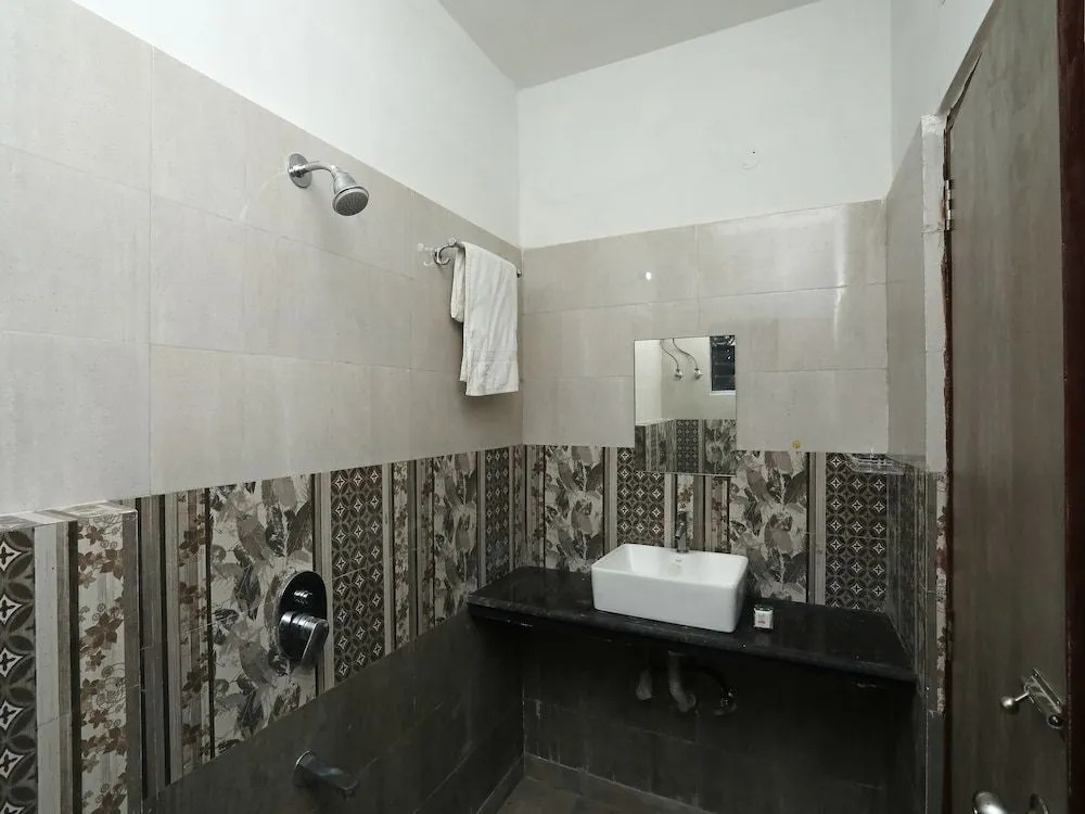 OYO 30698 Hari Om Guest House