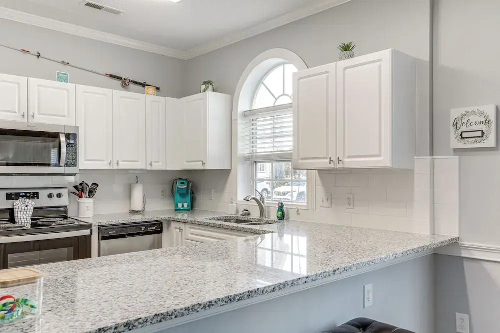 The Magnolia Green: Golf Views, Pool & Patio