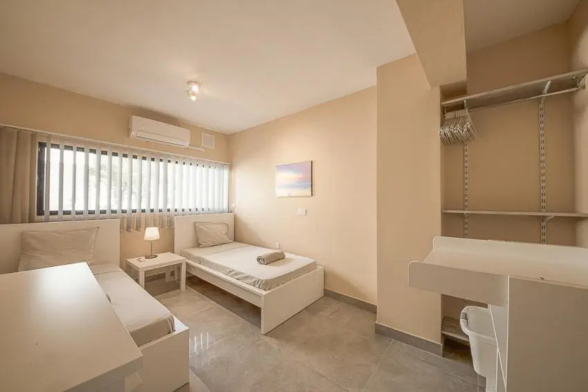 Peach Seaview 3 Bedroom Apartment