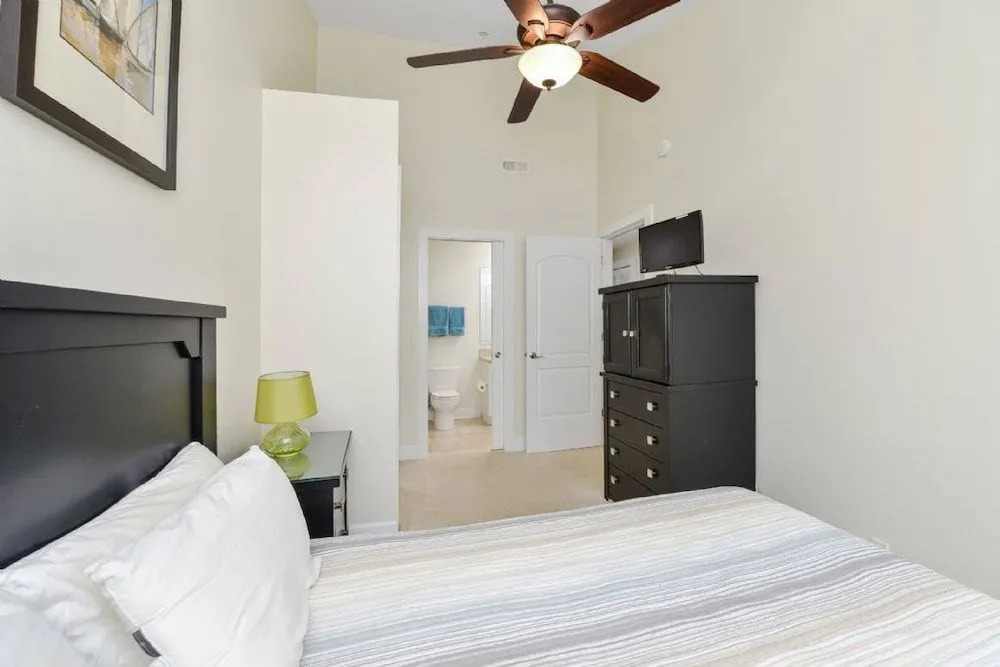 Sunburst 104 - 4 Br Townhouse