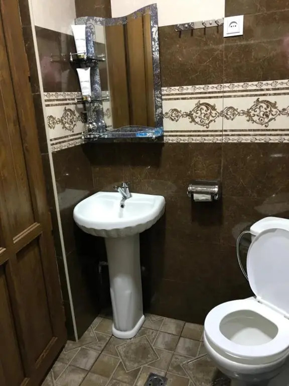 B&B Galstyan 44