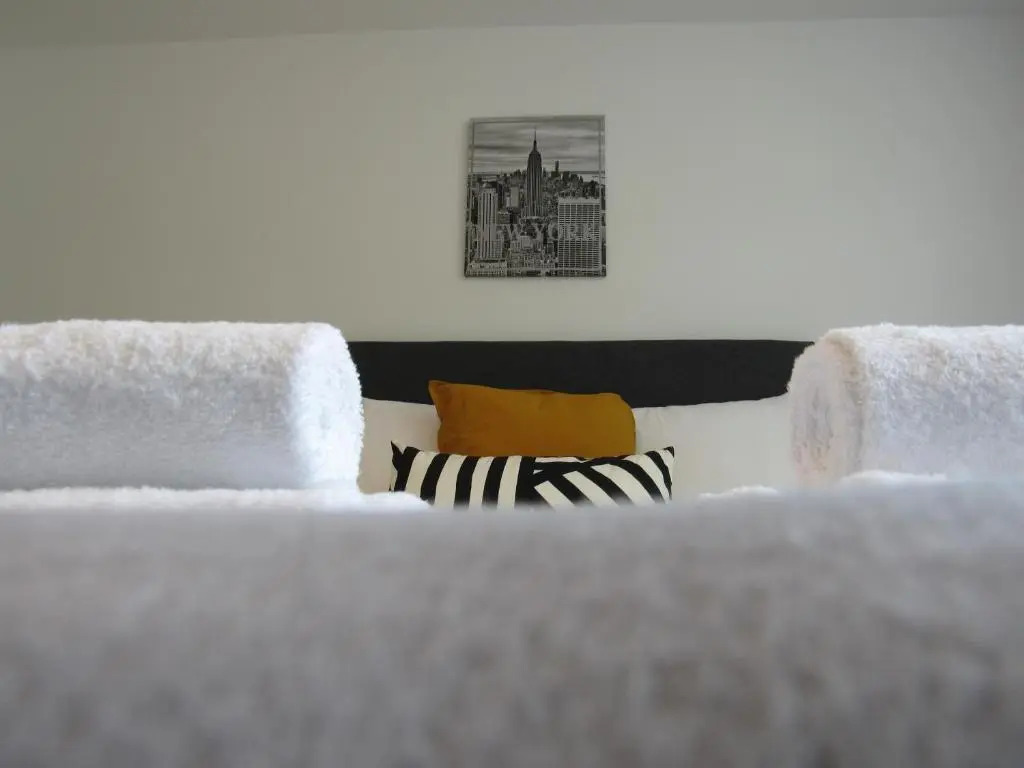 The Cambridge Suites - Tas Accommodations
