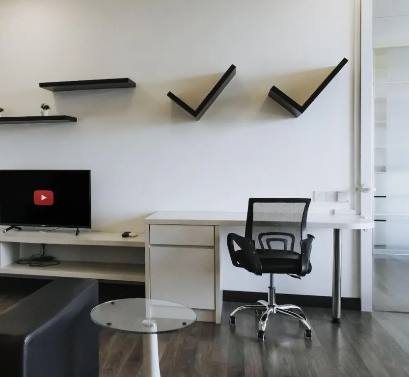 Landmark Residence 2 by Dehoz Suites
