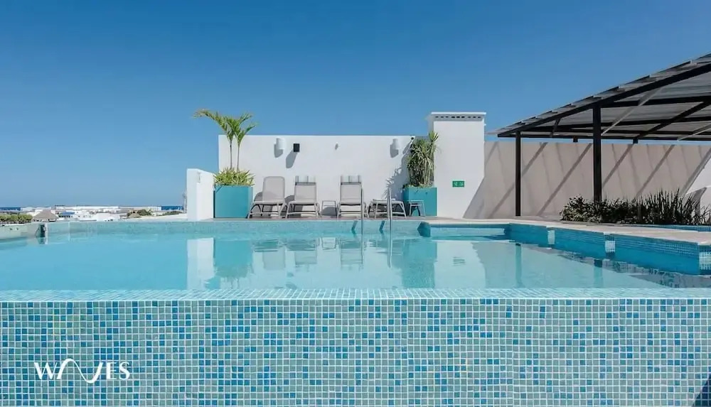 Pool View 1 Br Steps Away From the Beach