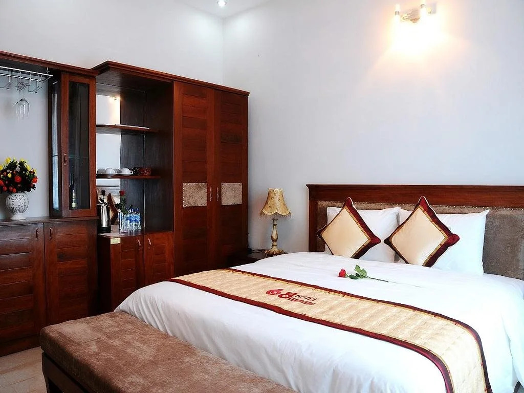 Hotel 68