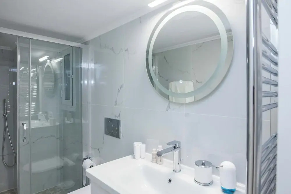 Central 2Bd Apt w Balcony by Monastiraki