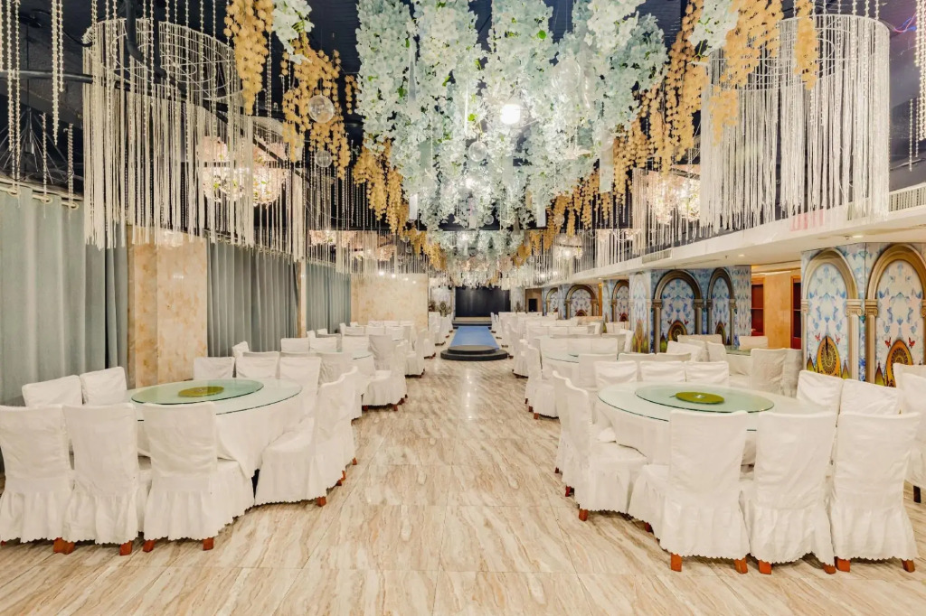 Zhongzhou Hotel