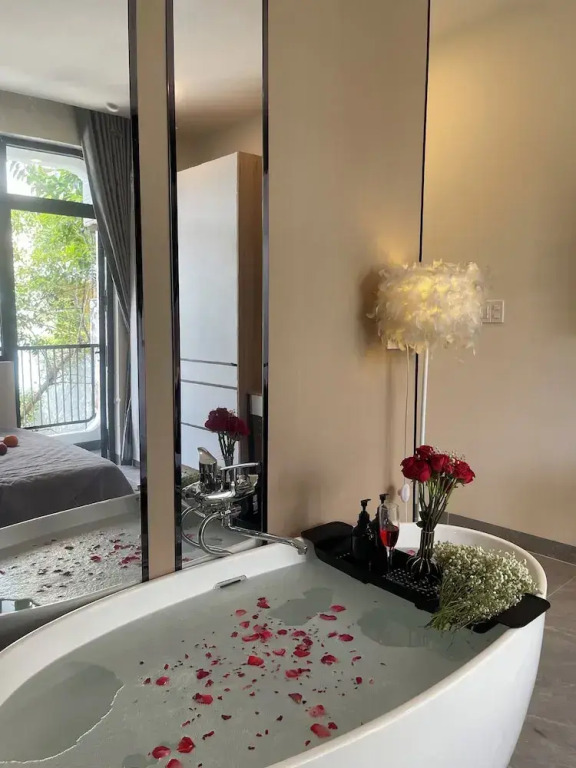 Unite StayCation Lê Văn Sỹ