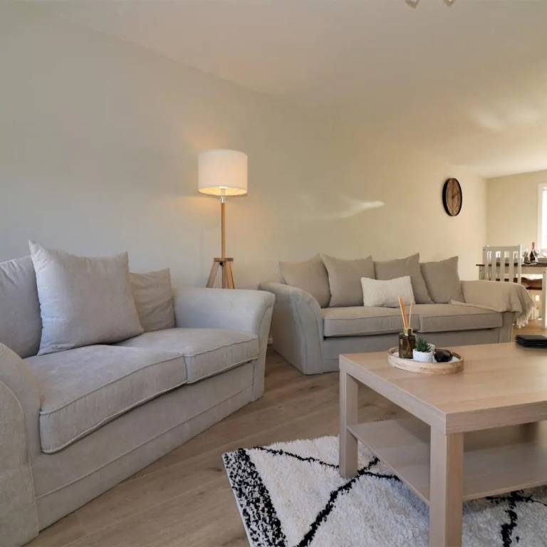Honeywell House - Airdrie