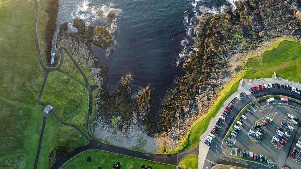 The North Cove, 20m to the Sea, Modern Apartment