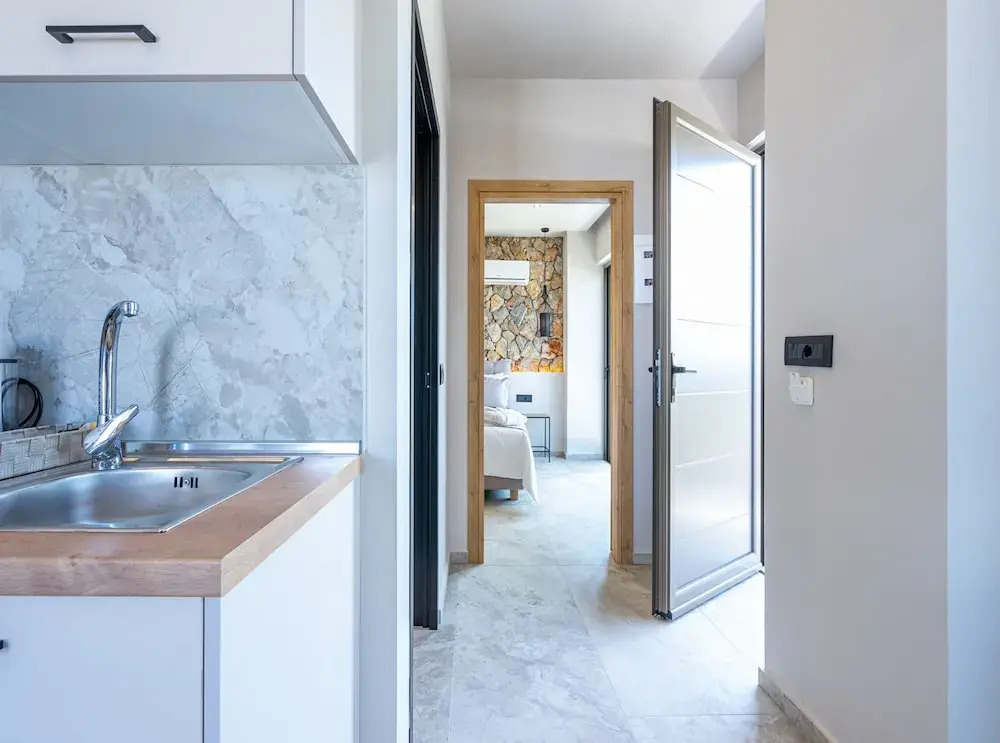 Pathos SeaSide Suites