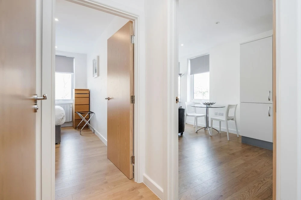 Roomspace Apartments -Swan House