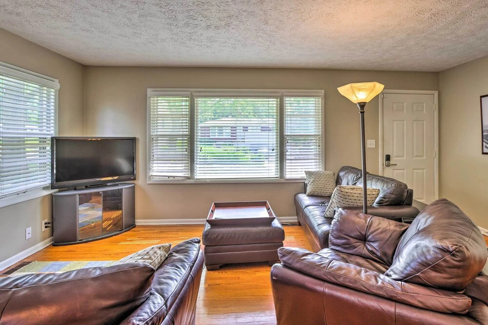 Family-friendly Omaha Home ~ 5 Mi to Dtwn!
