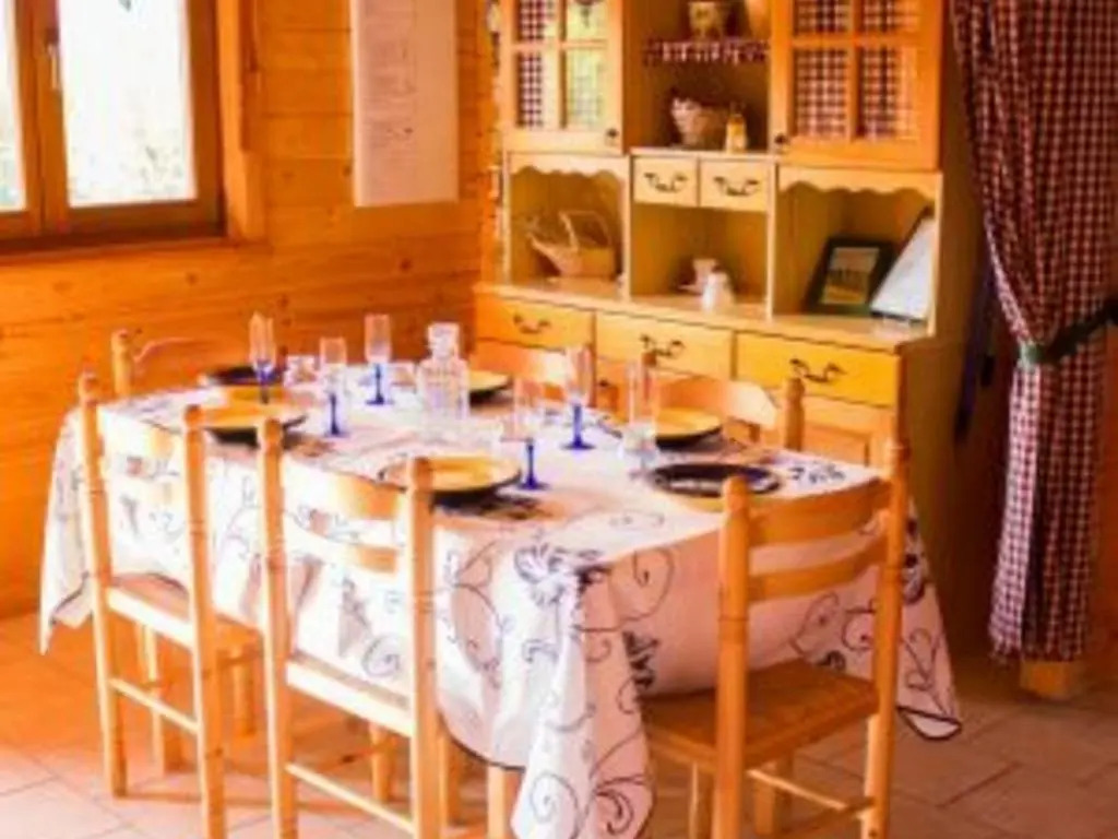 Chalet confortable avec cheminée à Taintrux - FR-1-589-222