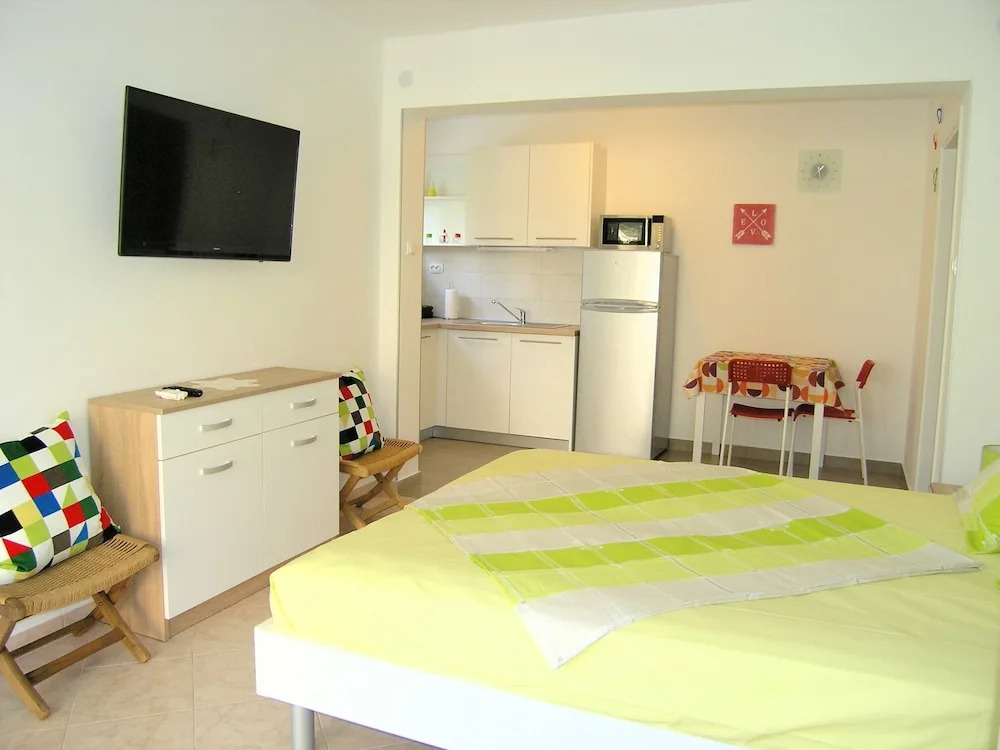 Apartments Leo