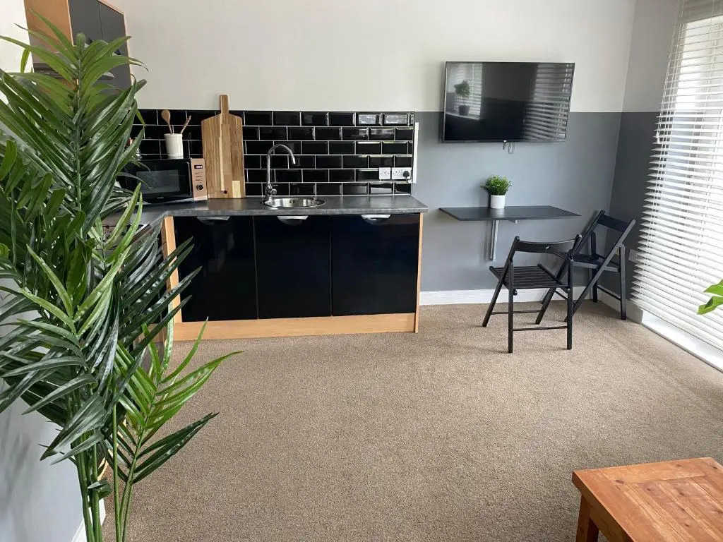 Trendy City Centre Hull Sleeps 2 or 4 with Free Secure Parking Traveller Award 2023