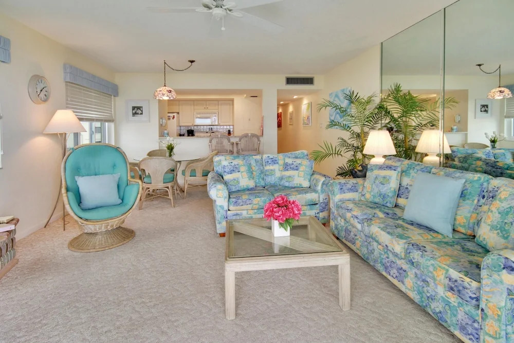 Land's End 406 Building 7 Beachfront With Private Balcony!