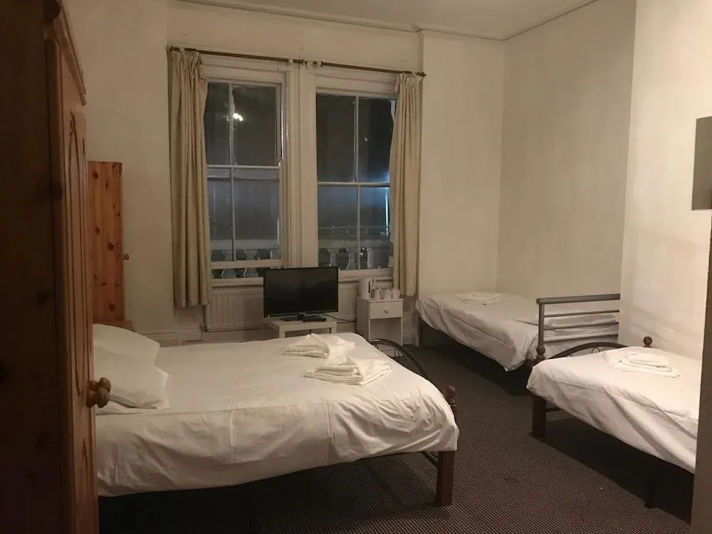 Victoria Hotel