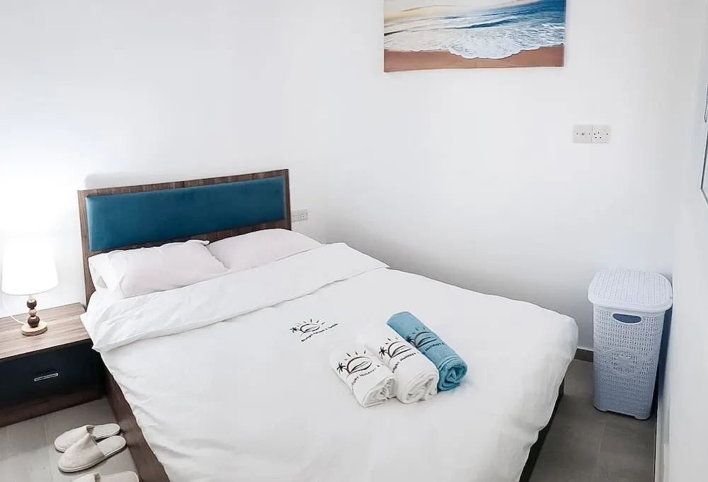 One bed Room Apartment Paradise Beach Front in Nice Residence