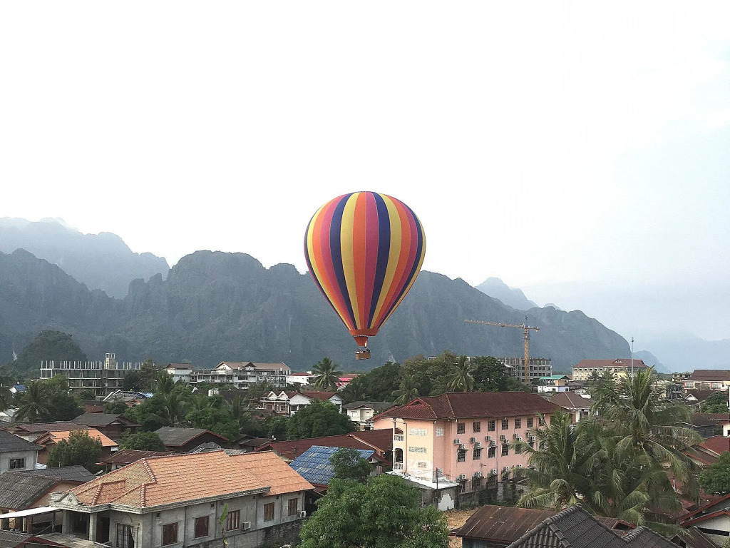 Inthira Vangvieng