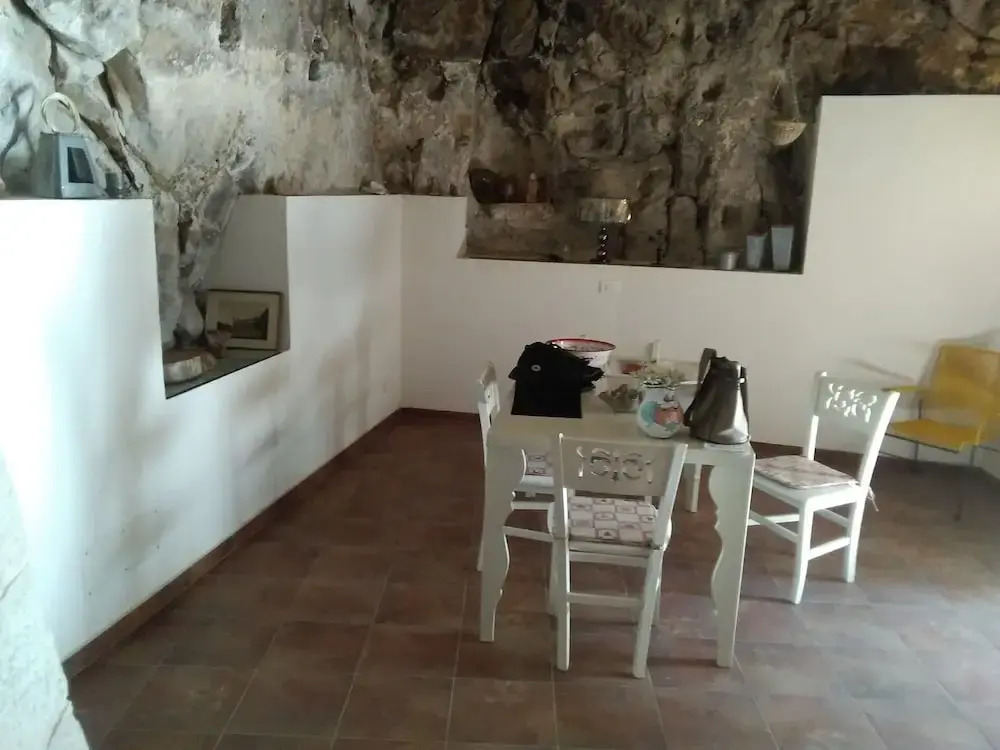 Grotta Paradiso
