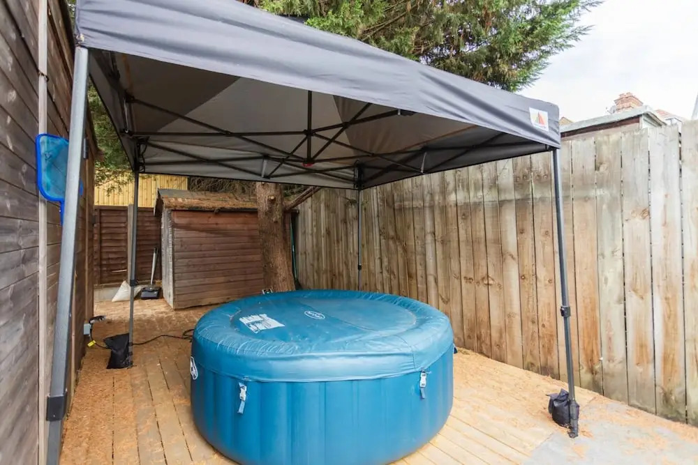 Luxury 2 Bedroom Apartment With Large Garden & gym