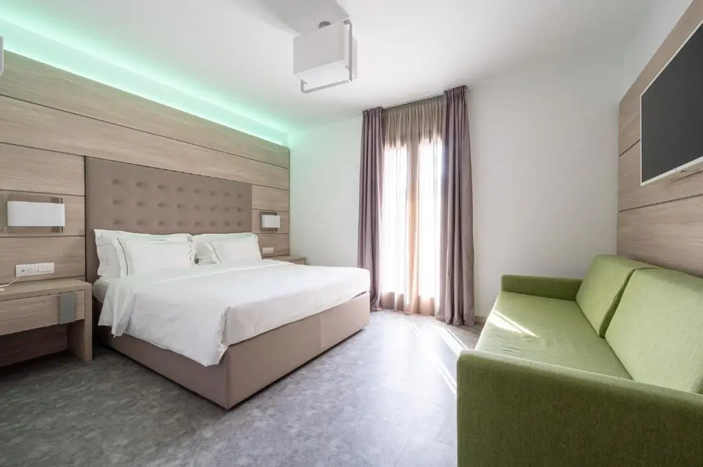 HOTEL TRILAGO