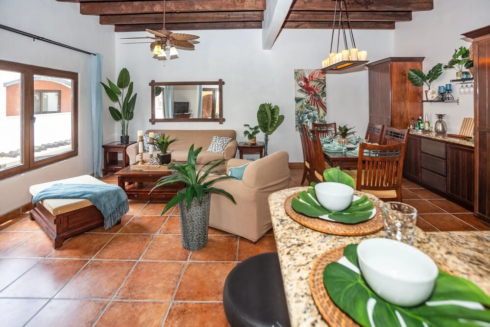 Gecko Getaway 2 Bedroom Condo by RedAwning