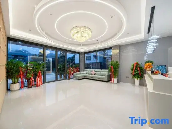 Nanbowan Hotel (Nandan Bus Terminal Jinfurong Plaza)