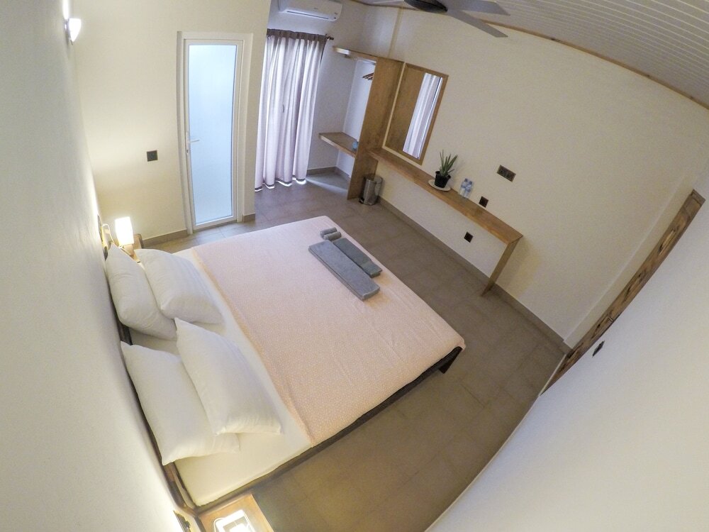 Dhiffushi Inn