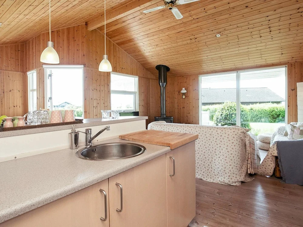 Cozy Home In Vinderup With Sauna