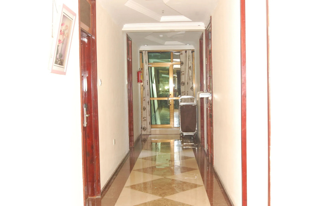 Nemax Royal Hotel