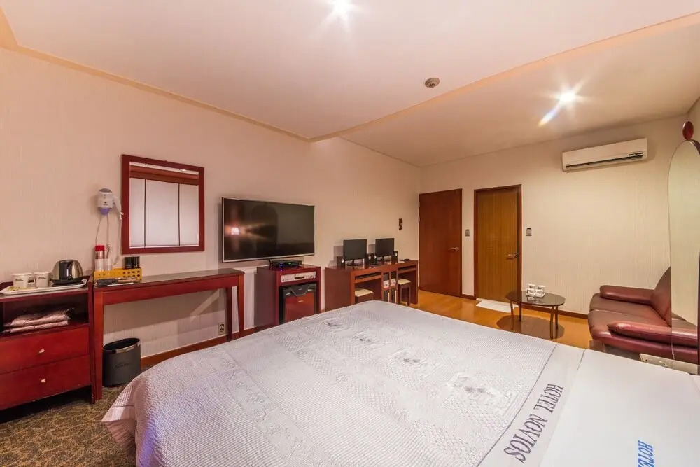 Hotel Bliss