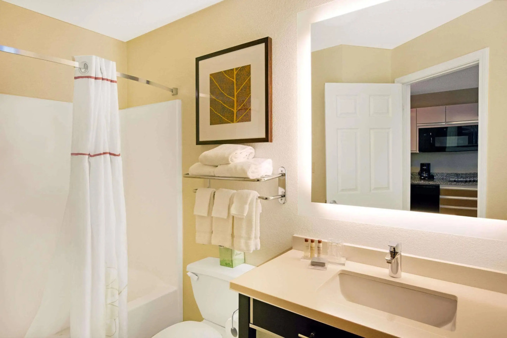 Suburban Studios Charlotte - Executive Park
