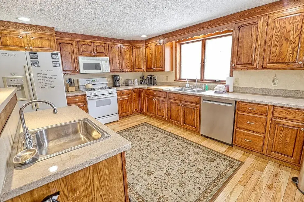 33 West Washington Street 4 Bedroom Home by RedAwning