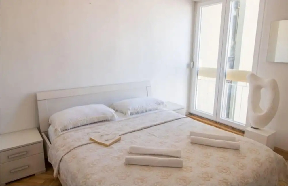 LEILANI -Stunning view apartment near the center!